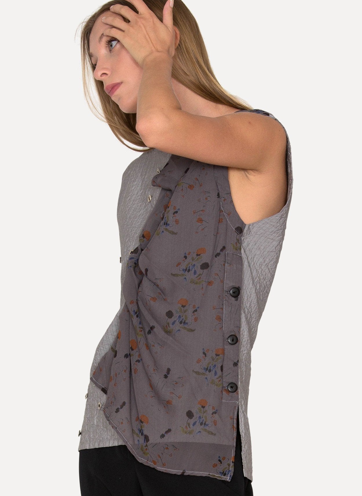 Handmade Multi-Button Side-Vent Sleeveless Shirt