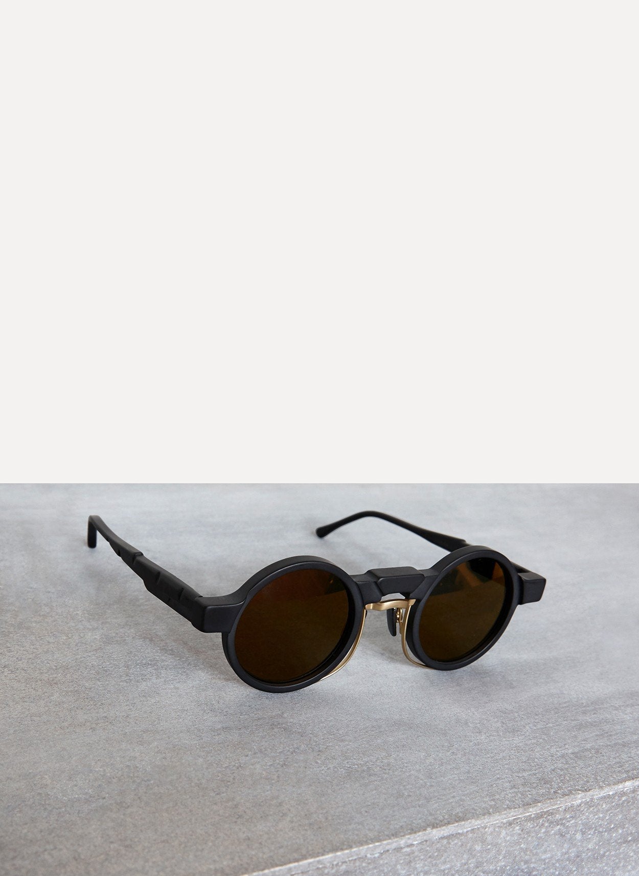 Maske N3 Black Matte Sunglasses Gold Detail